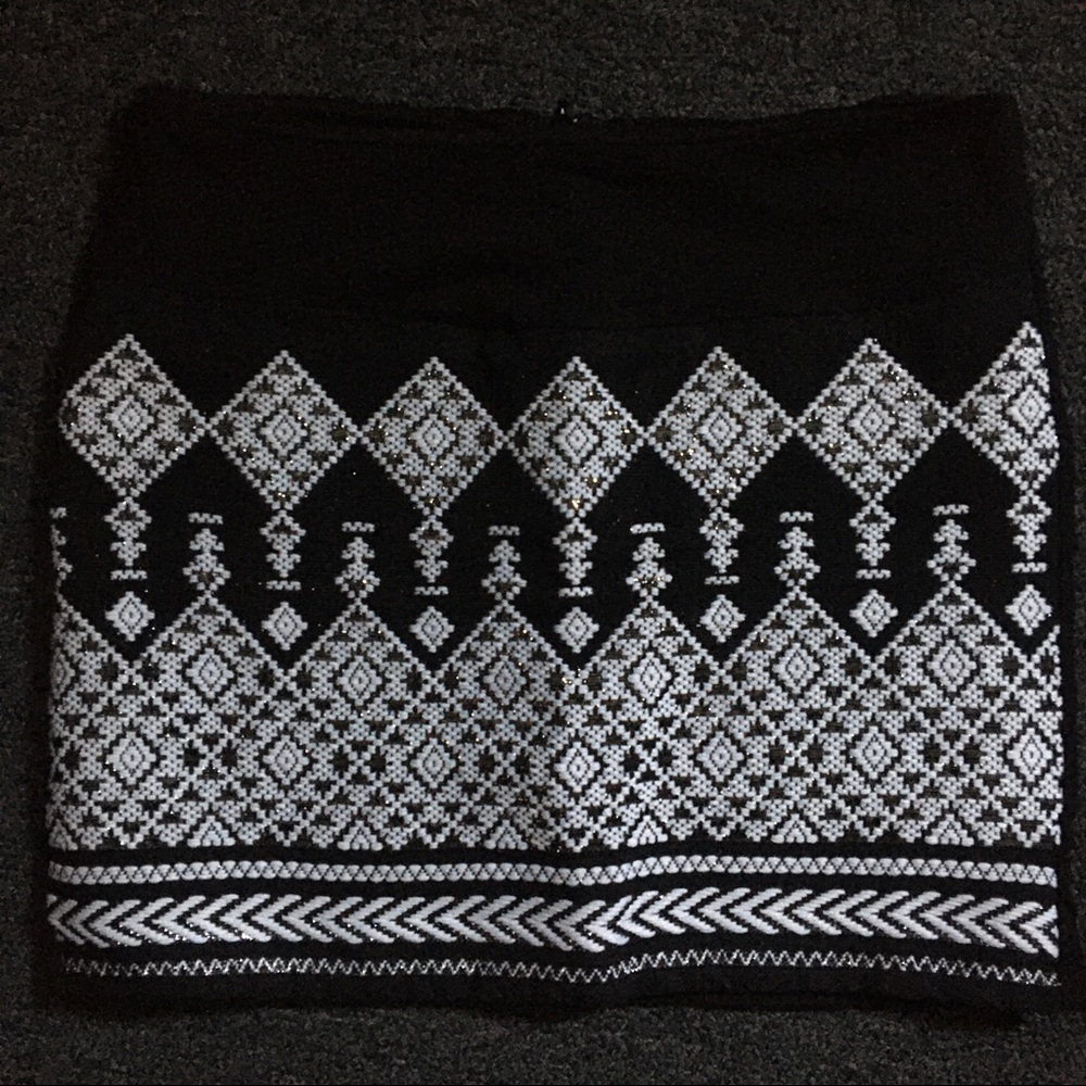 🖤🤩cute skirt with embroidery design